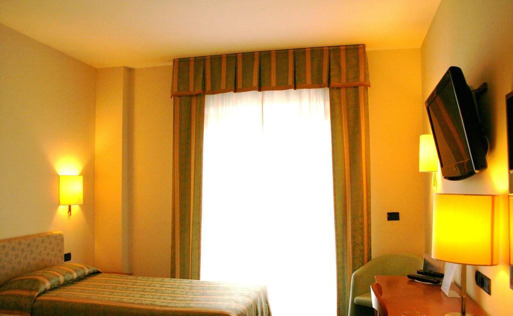 Savant Hotel Lamezia Terme Room photo